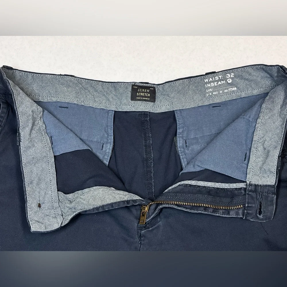 J. Crew Men’s Dark Blue 9” Chino Shorts. Stretch Material. Size 32.